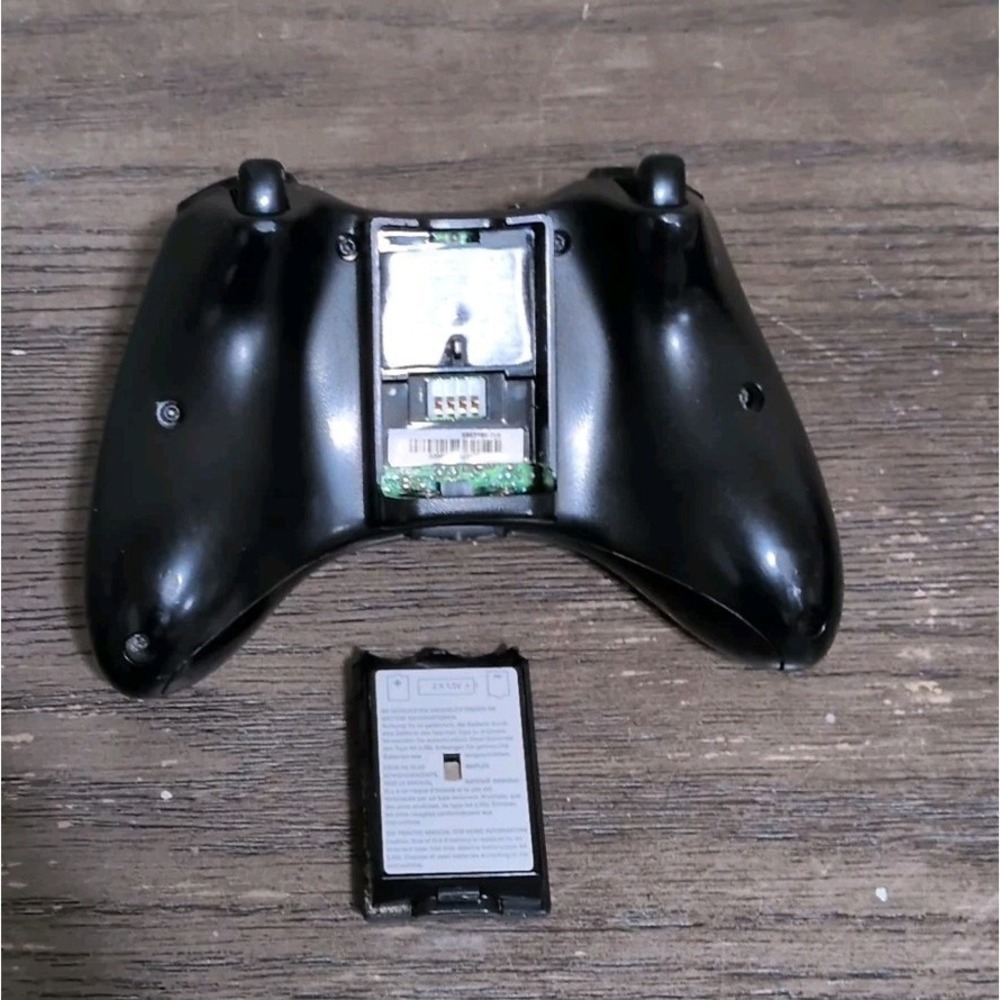 Microsoft Xbox 360 Wireless Black Controller TESTED Works With Battery Cover - Picture 5 of 6